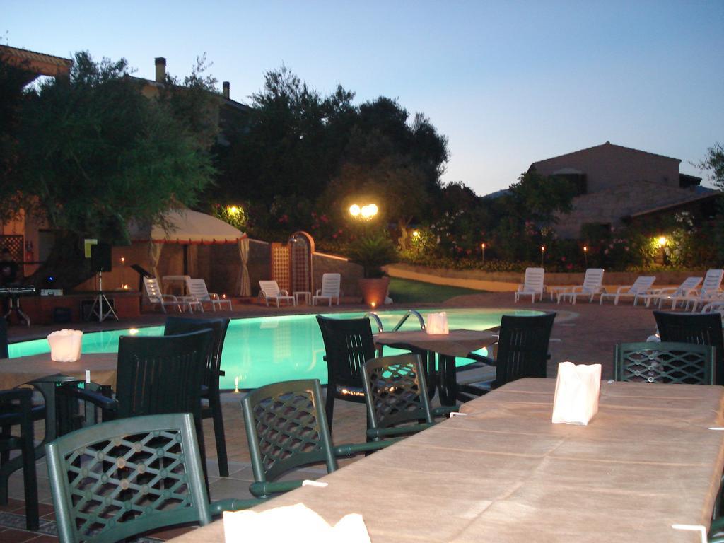 Li Troni Aparthotel Budoni
