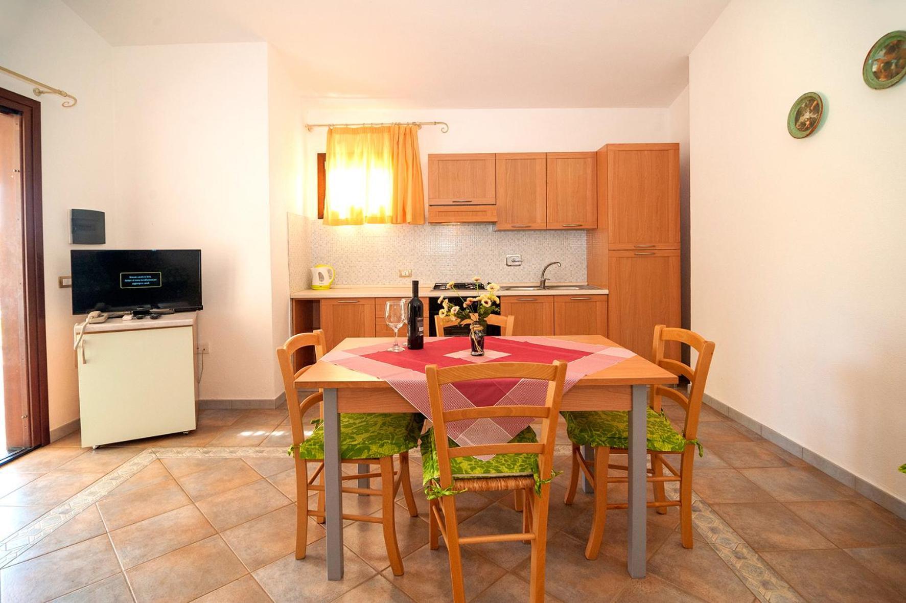 Li Troni Aparthotel 3*