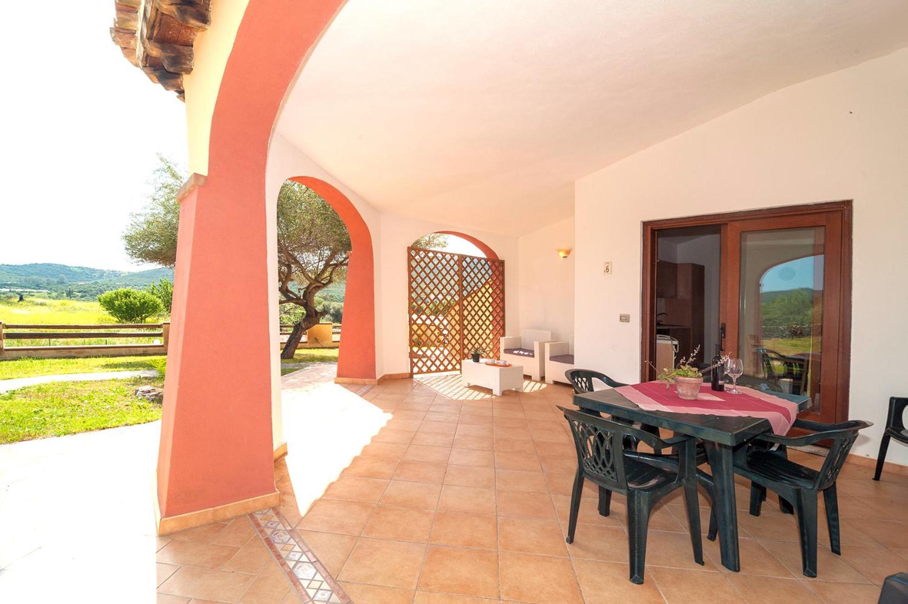 Li Troni Aparthotel 3*