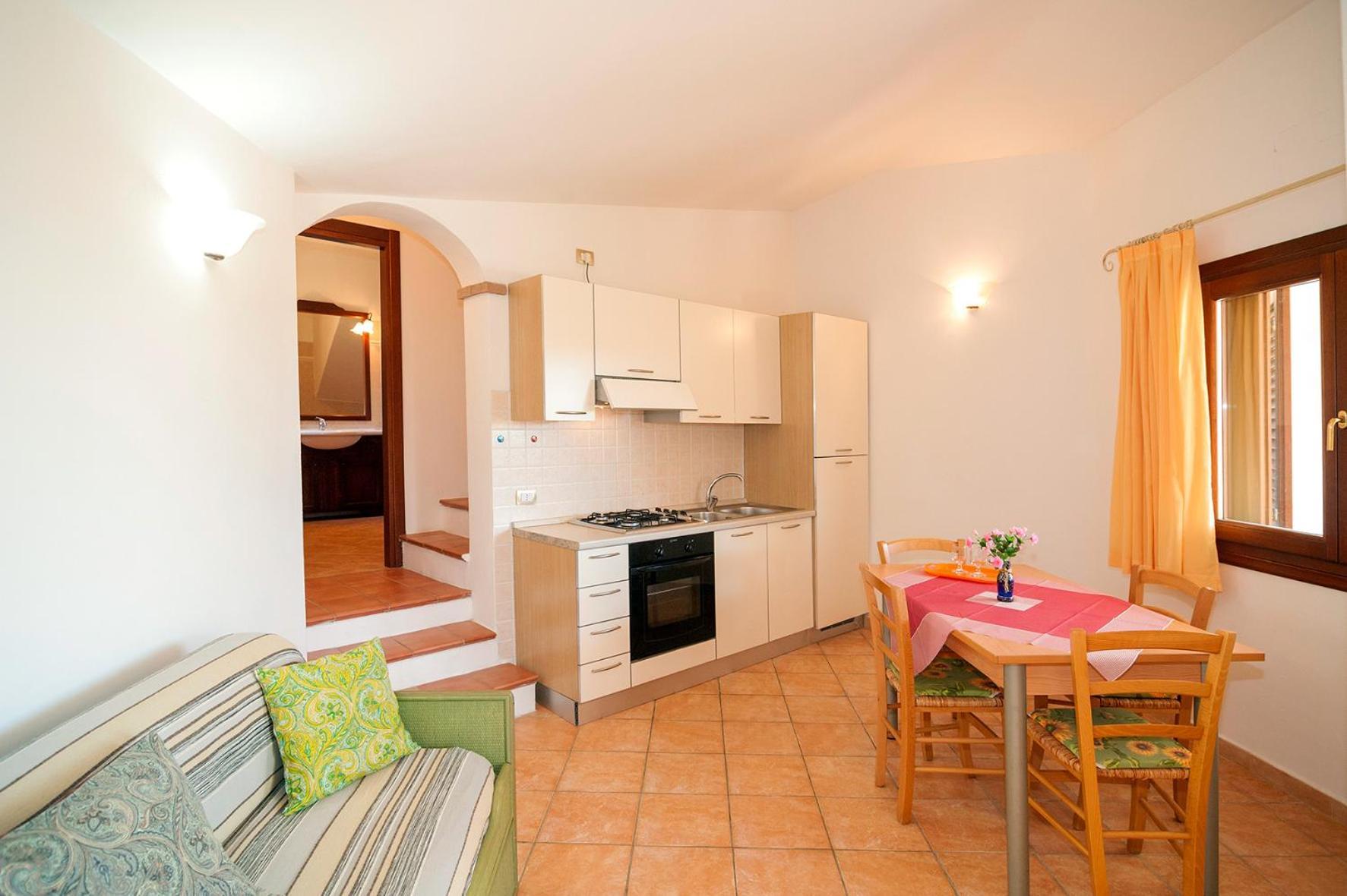 Li Troni Aparthotel