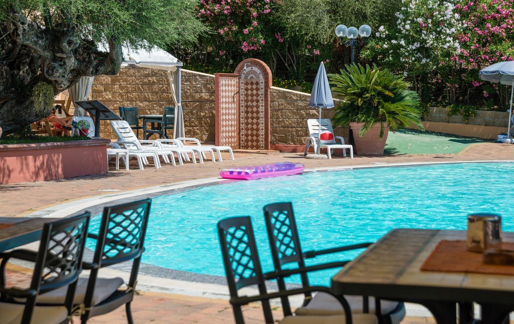 Aparthotel Li Troni